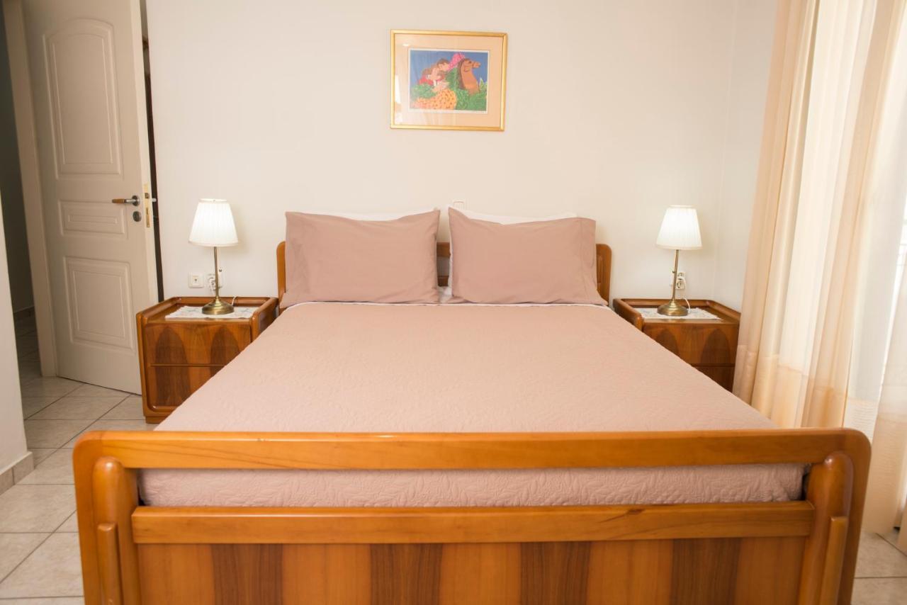 Maisonette With Garden In The Heart Of The Historical Kalamata Center Esterno foto