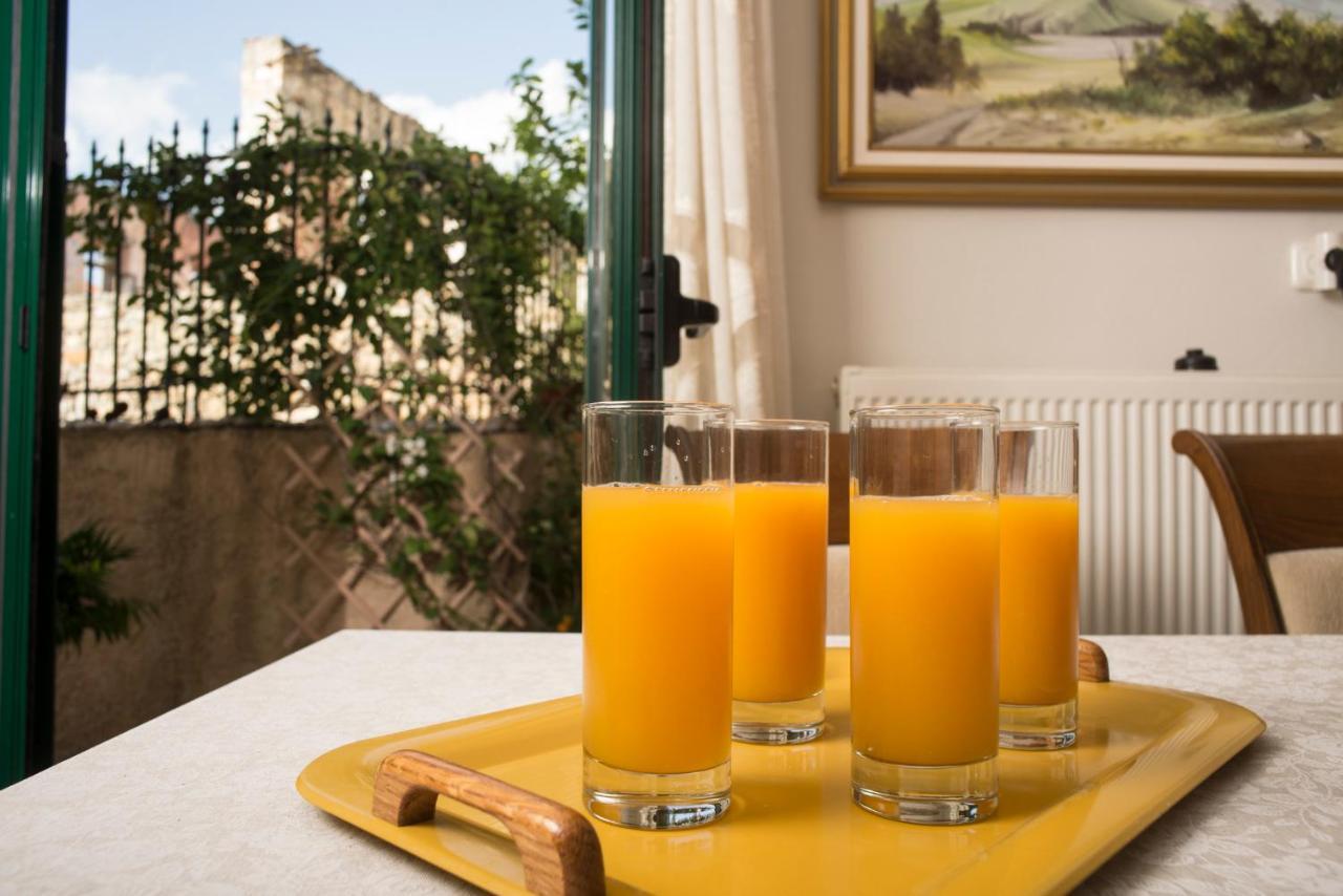 Maisonette With Garden In The Heart Of The Historical Kalamata Center Esterno foto