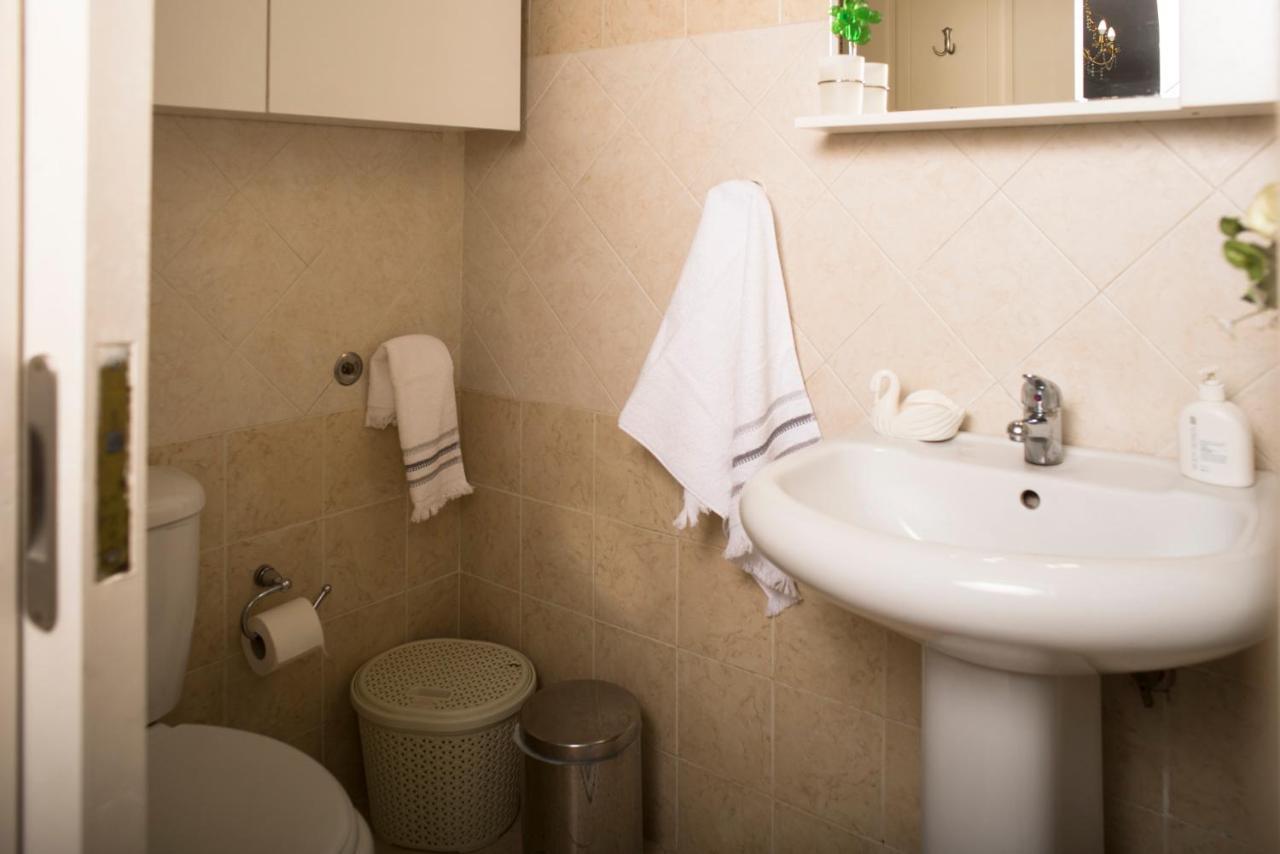 Maisonette With Garden In The Heart Of The Historical Kalamata Center Esterno foto